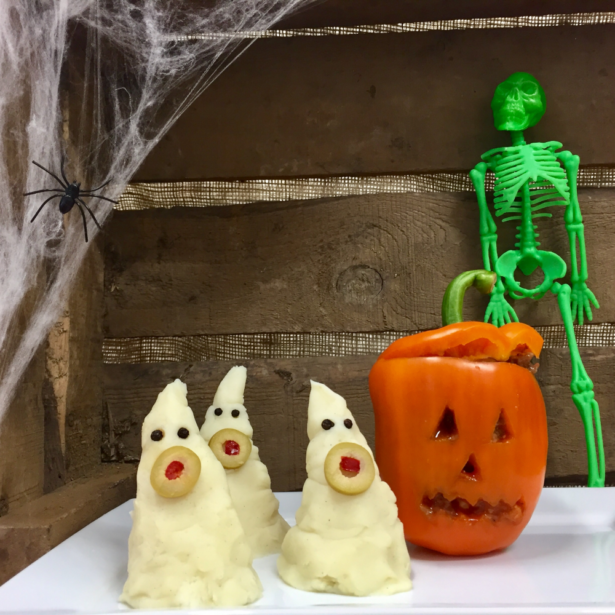 INTOUCH_RUGBY's tweet photo. Family friendly Halloween recipes from Mash Direct, award winning vegetable side dish brand. The recipes can all b easily recreated 4 the kids or with the kids for a fun, spooky activity > https://t.co/99NjZzgTQo ! #mashdirect #halloweenrecipes #ad #awardwinning #spookyactivity https://t.co/Ad41cPXzjz