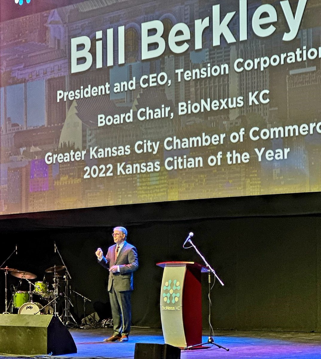 swallytweet's tweet photo. @BioNexusKC's annual event, DISRUPT, included remarks from author @MarcusWhitney, "Create and Orchestrate".
Thank you BioNexus for your partnership and support for @PREPKC!
#PrepKC #science2art #collegeandcareer #stemcareers https://t.co/PGOJ0rEEV9