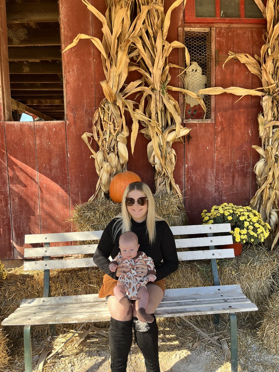 CheyStufflebean's tweet photo. Wouldn’t trade being their mommy for anything in the world 🤍 https://t.co/UsyFriEx5j