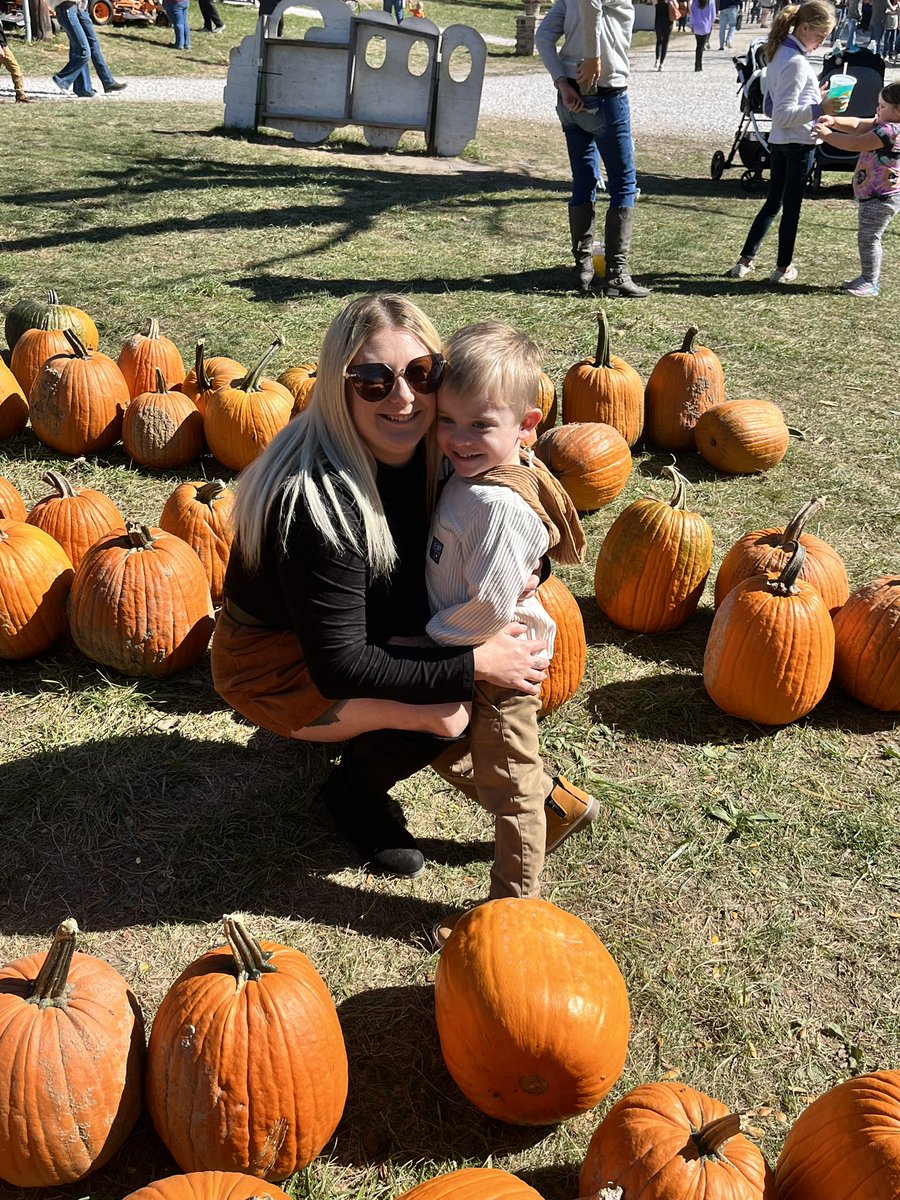 CheyStufflebean's tweet photo. Wouldn’t trade being their mommy for anything in the world 🤍 https://t.co/UsyFriEx5j