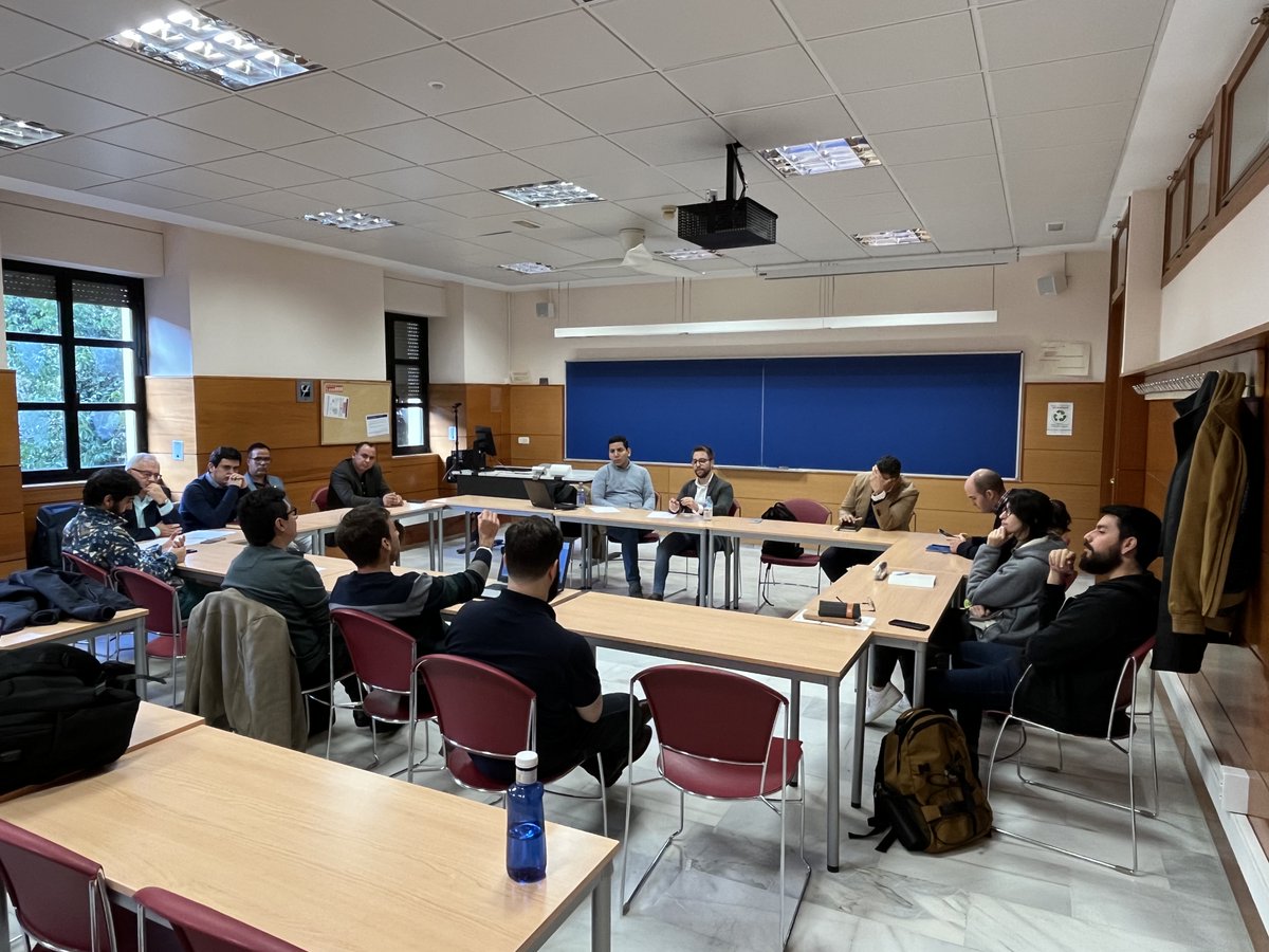 Muy agradecidos a <a href="/AlberMachoCarro/">Alberto</a> y a quienes nos habéis acompañado en el día de hoy para debatir sobre #derechoalavivienda. 
Próxima sesión (8/11) a cargo de <a href="/RGHiguera/">RGHiguera</a>: "La libertad de expresión como un derecho de prestación ante el TEDH" 
Más info⬇️
derechoyjusticia.net/actividades/tdj