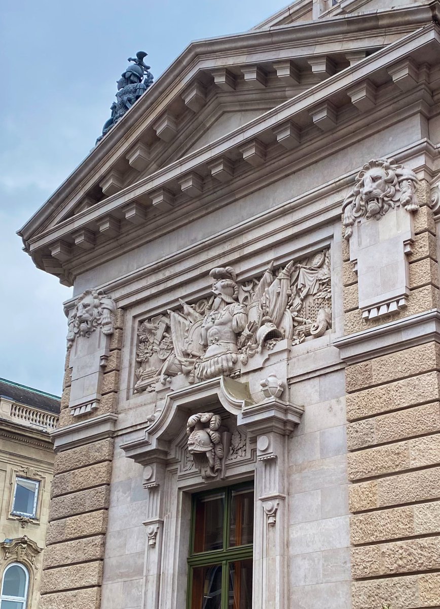 Newly built in Budapest

Skilled craftsmen have recreated the Royal Guard House which was completely demolished during the Communist era.

It can be done - we can build beautiful architecture