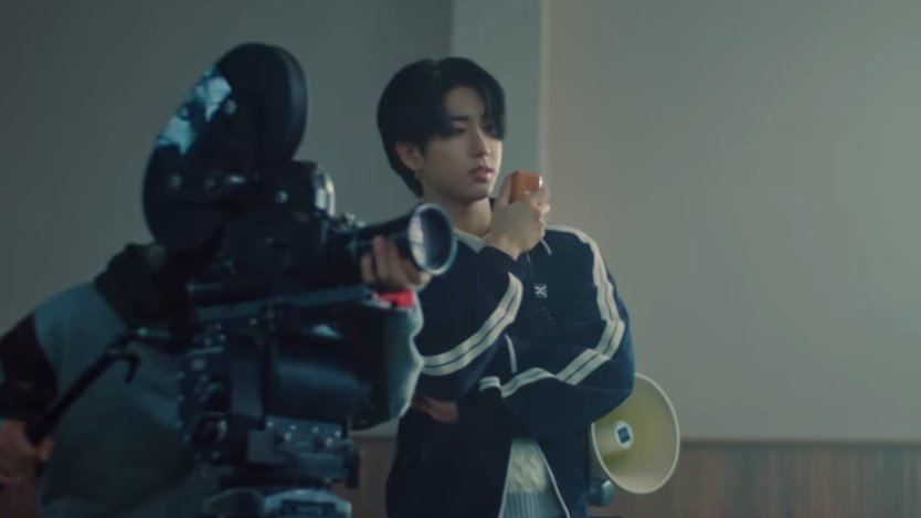 han jisung ✯ tweet media
