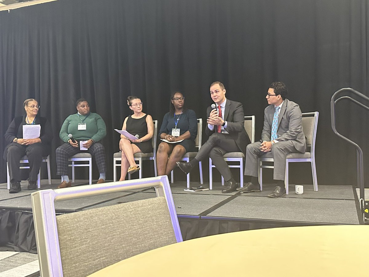 ParentVoicesCA's tweet photo. TY to Chris Fisk Senior Advisor to @VP and Mario Cardona from @WhiteHouse Domestic Policy Council for joining the #movement4childcare @CC4EFN to share their commitment to #childcare4all and lifting up our #freedomfromfees win in CA! https://t.co/DOHFPQj2gj