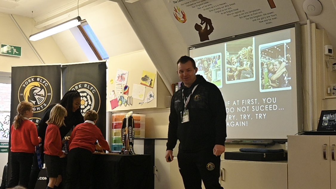 🏆 𝙏𝙧𝙤𝙥𝙝𝙞𝙚𝙨 𝙤𝙣 𝙏𝙤𝙪𝙧!

Today the <a href="/yorkrlfcfound/">York RLFC Foundation</a> went on a small school tour with <a href="/elisa_akpa/">akpa elisa</a> &amp; our trophy collection!

Thank you to Heworth Primary, Yearsley Grove and Hempland Primary for hosting us this morning! 👏

#RiseUp | #WeAreYork