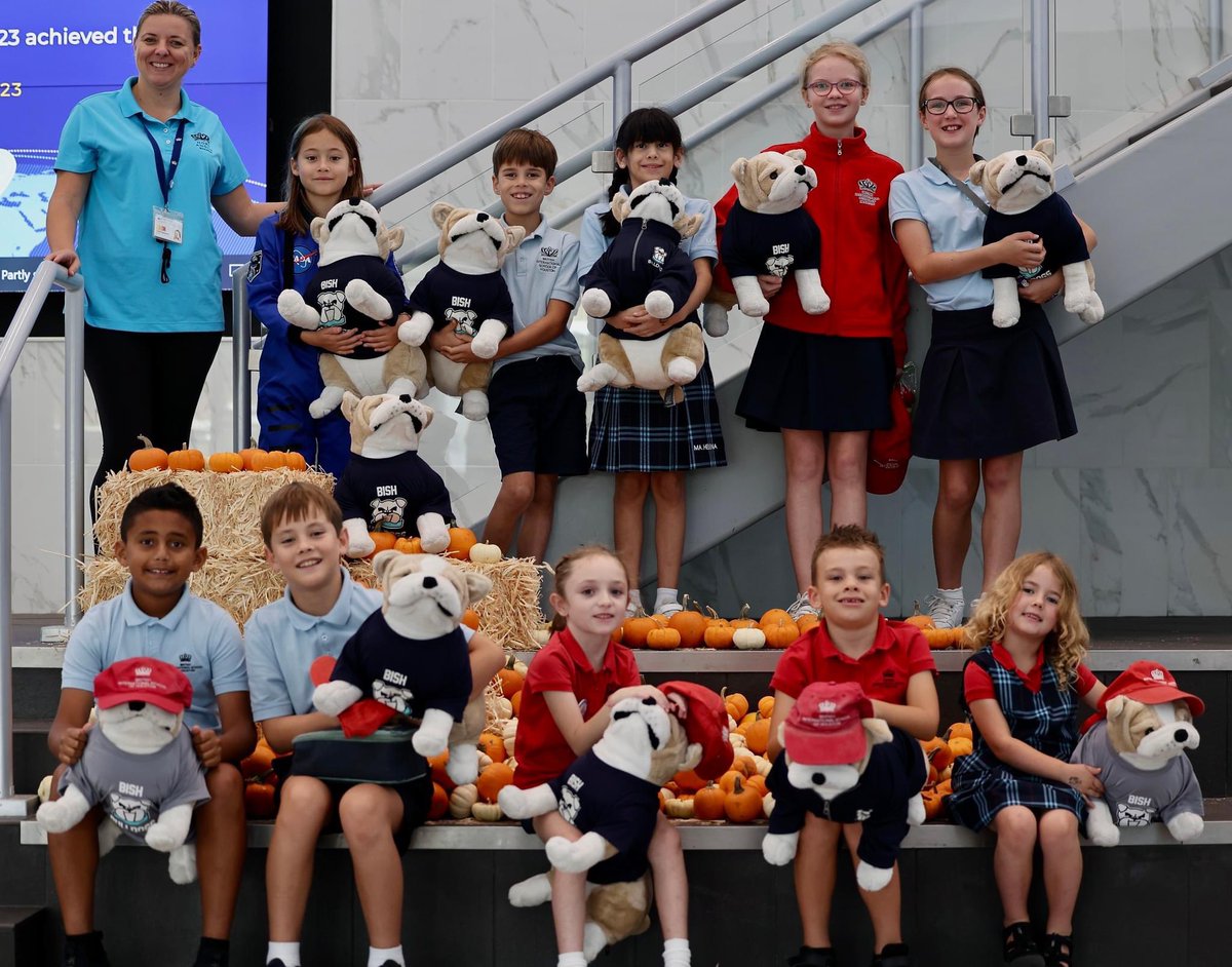 BISHouston's tweet image. Congrats to our students awarded the special privilege of taking home our Bulldogs for the evening:
Year 2 Esme, Mila and Arthur
Year 4's Izaac, Oscar and Helena
Year 6 Jenny, Veronika, Kamron and Felix for being great academic #naeachievers.
Way to go everyone! #BISHouston