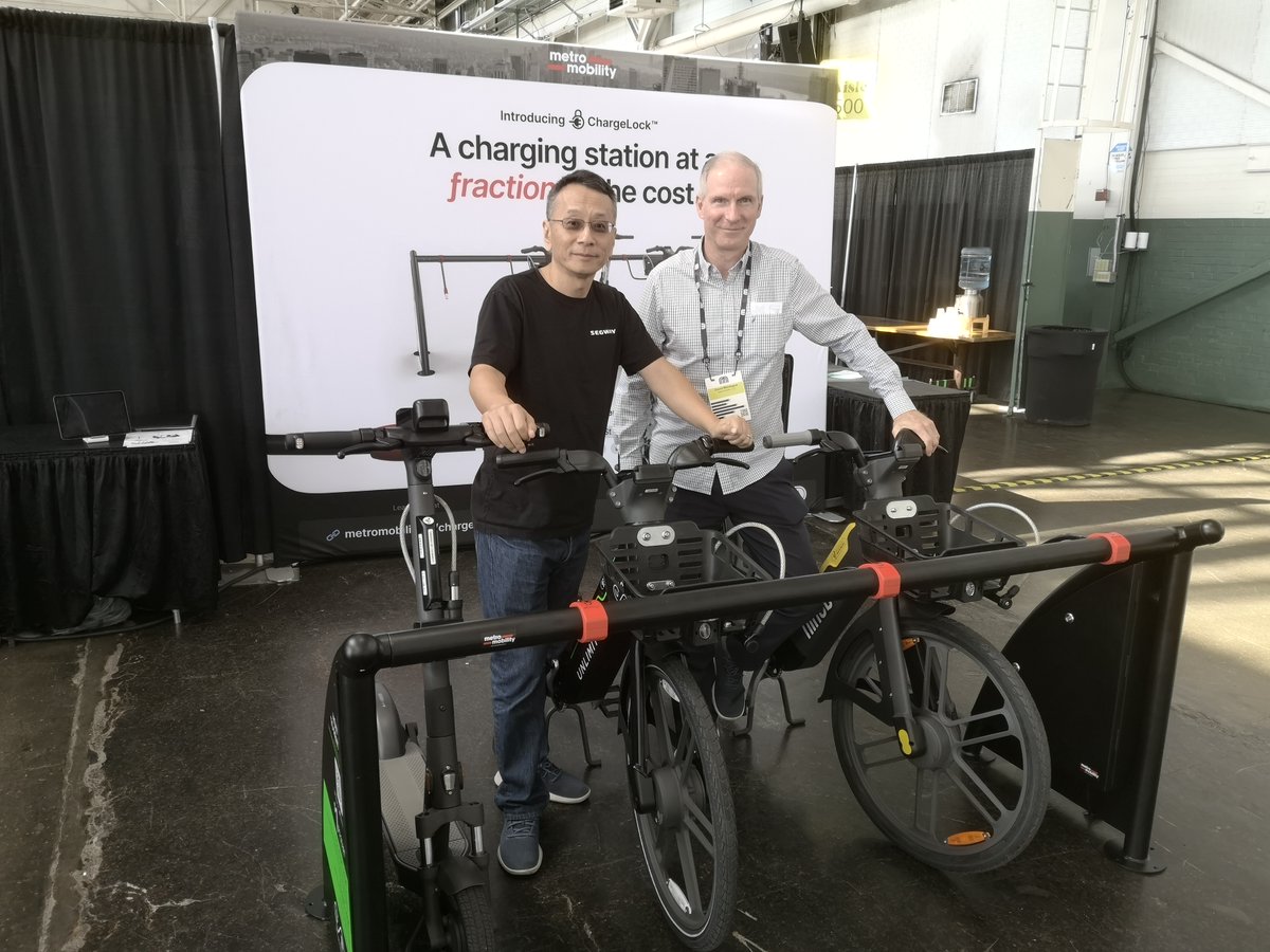 Zag Daily (@zagdaily) on Twitter photo One of America’s biggest bike tour operators is running the first mass deployment of <a href="/Segway4business/">Segway Commercial</a> and <a href="/metromobi/">Metro Mobility</a> new ChargeLock Stations that incorporates locking and charging from a single dual-purpose cable
Read more: zagdaily.com/trends/first-m… One of America’s biggest bike tour operators is running the first mass deployment of <a href="/Segway4business/">Segway Commercial</a> and <a href="/metromobi/">Metro Mobility</a> new ChargeLock Stations that incorporates locking and charging from a single dual-purpose cable
Read more: zagdaily.com/trends/first-m…