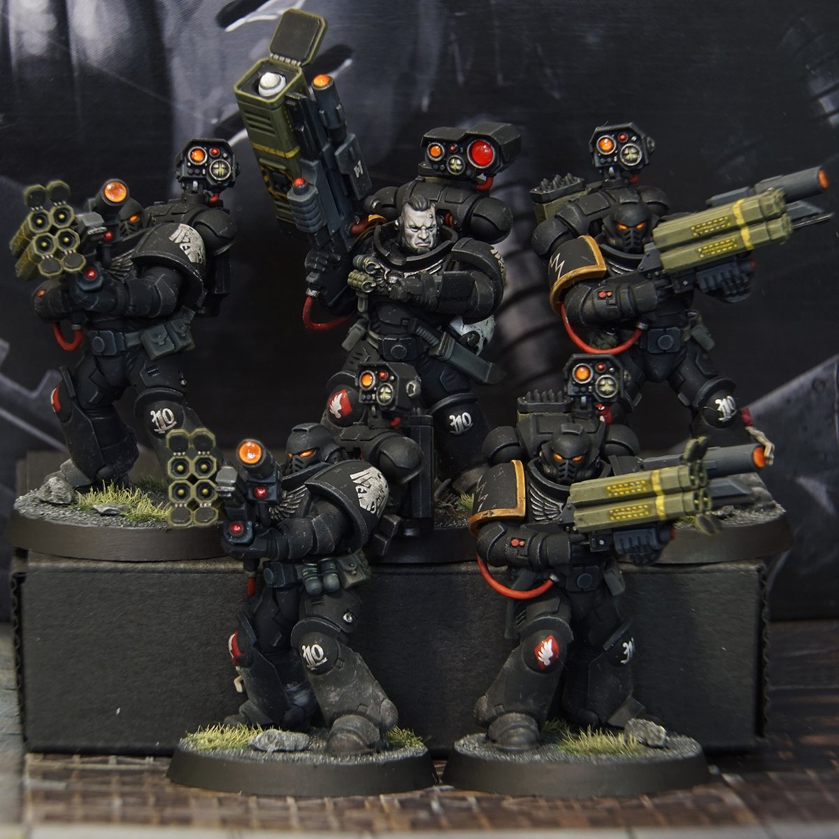 MatveyevDimitry's tweet photo. Raven Guard Desolation Squad, 2nd Company.
@warhammer
#paintingwarhammer #paintingminiatures #warhammercommunity #warhammerpainting #warhammer #warhammer40k #warhammer40000 #warhammerworld #ravenguard40k #ravenguard #spacemarines #adeptusastartes #primaris https://t.co/sOiLfKmsu3