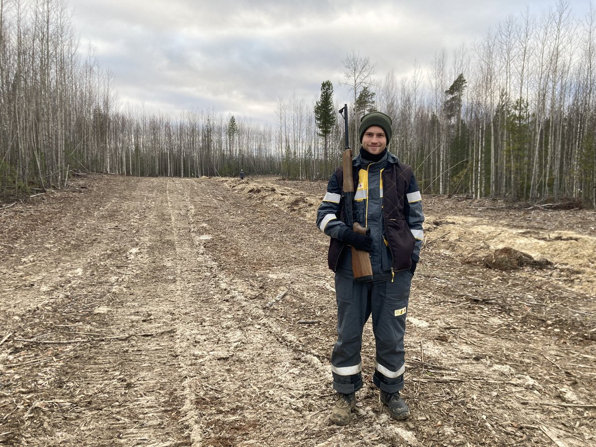engineerilyxa's tweet photo. эээ, валыну убери или как маркшейдера ездят на месторождения (медведей не встретили) https://t.co/g3Lp2EZ3XQ