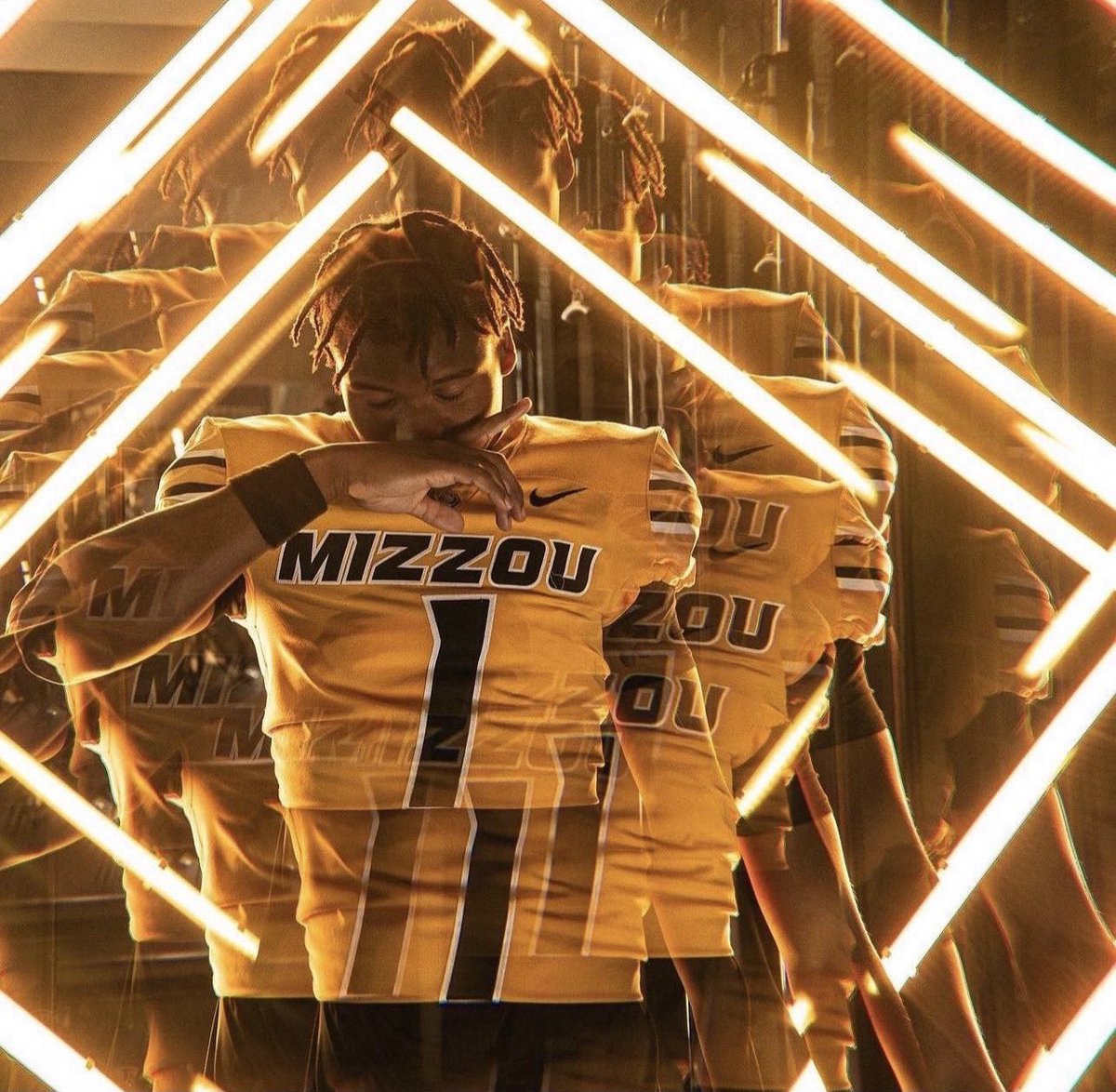 True Tigers (@truemiztigers) on Twitter photo RT to let Ryan Wingo know you’d love to see him stay H🐯ME at Mizzou!
He is set to make his commitment this Wednesday.
<a href="/_Ryanwingo1/">Ryan Wingo</a> #MIZ RT to let Ryan Wingo know you’d love to see him stay H🐯ME at Mizzou!
He is set to make his commitment this Wednesday.
<a href="/_Ryanwingo1/">Ryan Wingo</a> #MIZ