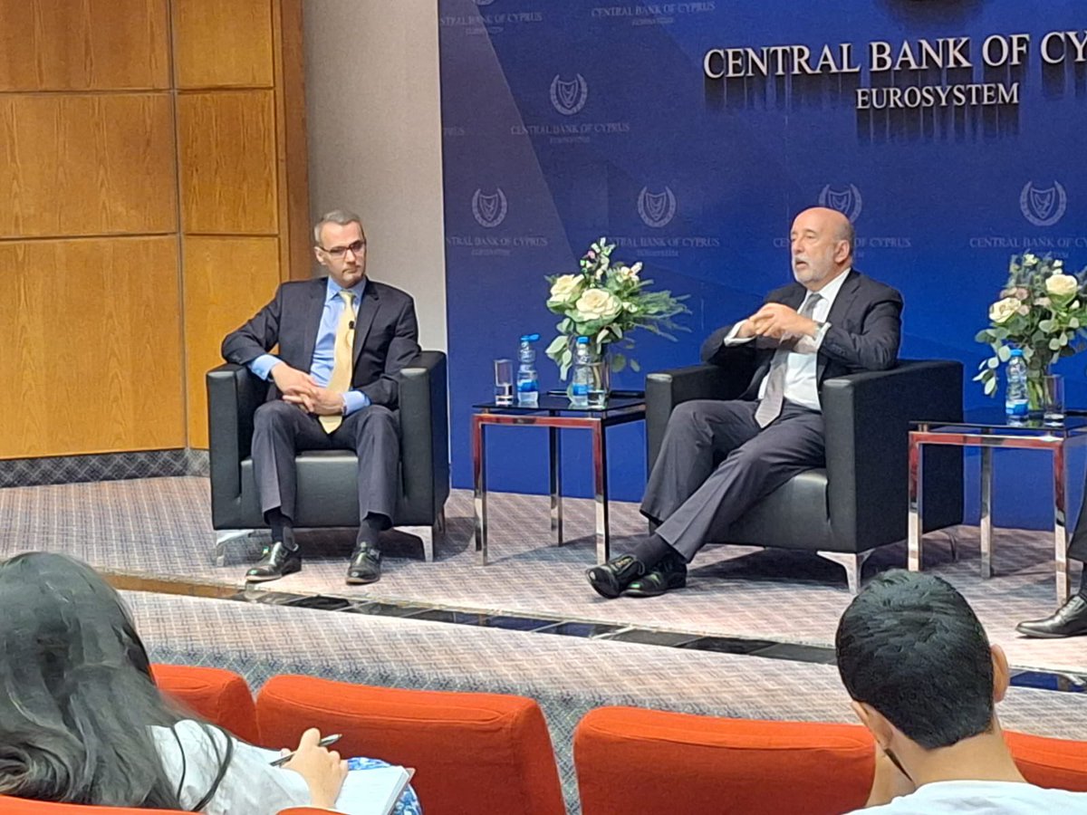 An engaging dialogue with Governor Makhlouf and students from local universities. Impressed by the thoughtful questions and perspectives of the students. Such interactions reaffirm the importance of listening and learning from the next generation #finance #education #inclusion
