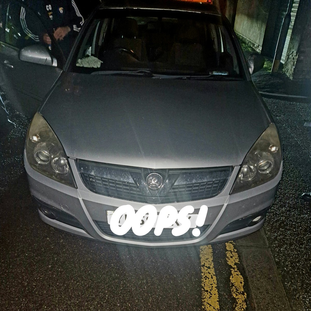 JamesPilfoldLP's tweet photo. Suspicious car seen by PC Bolan in Gainsborough driving around aimlessly, checks of the car revealed X3 racing slick tyres! DRIVER REPORTED #SaferRoads #RoadSafety #tyre #reported #offtocourt @GainsboroughPol https://t.co/PRBY62nQ2p