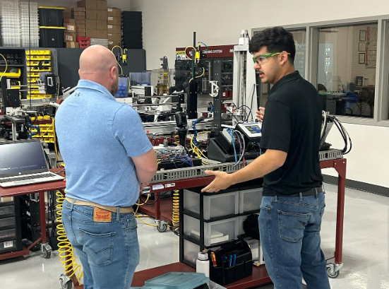 CCSDMagnet's tweet photo. Check out the newest #magnetprogram at @SETechTweets - Advanced Manufacturing! ๐ค๐ง Students get hands-on classroom and lab experiences in coding, robotics, and engineering while earning 12 college credits, 15 industry certifications, and much more! ๐ช #CCSDMagnetSchools https://t.co/DsjDa5imGJ