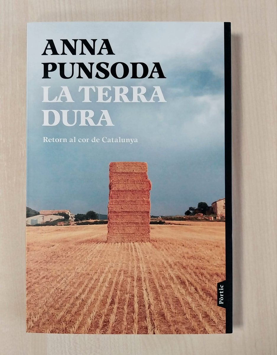 PunsodaRicart's tweet photo. Amics i coneguts virtuals: us presento "La terra dura", una guia sentimental de la Segarra històrica, que també és un dietari de rearrelament. El 3 de novembre a les llibreries! https://t.co/vZN3n9WkWG