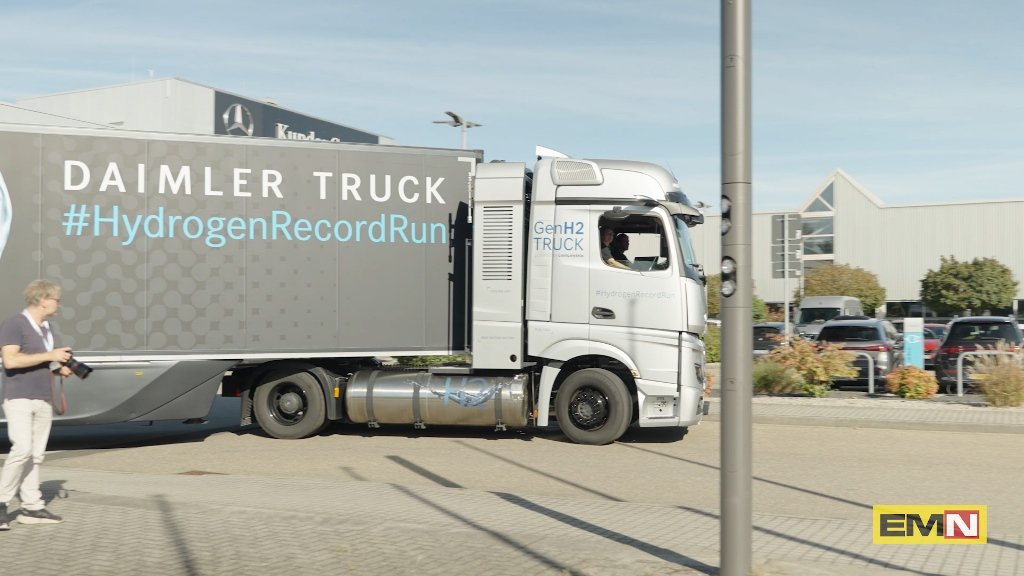 E_Motor_News's tweet image. ⚡️Nella puntata 30 di @E_Motor_News , servizi di @VW  ID.7, @MercedesBenz  Trucks, #MINI eMastered, #VMV Racing al Nitrocross e #Lotus Emeya.

Di seguito tutti i servizi video⤵️
🔗electricmotornews.com/gb/emn-tv/elec…