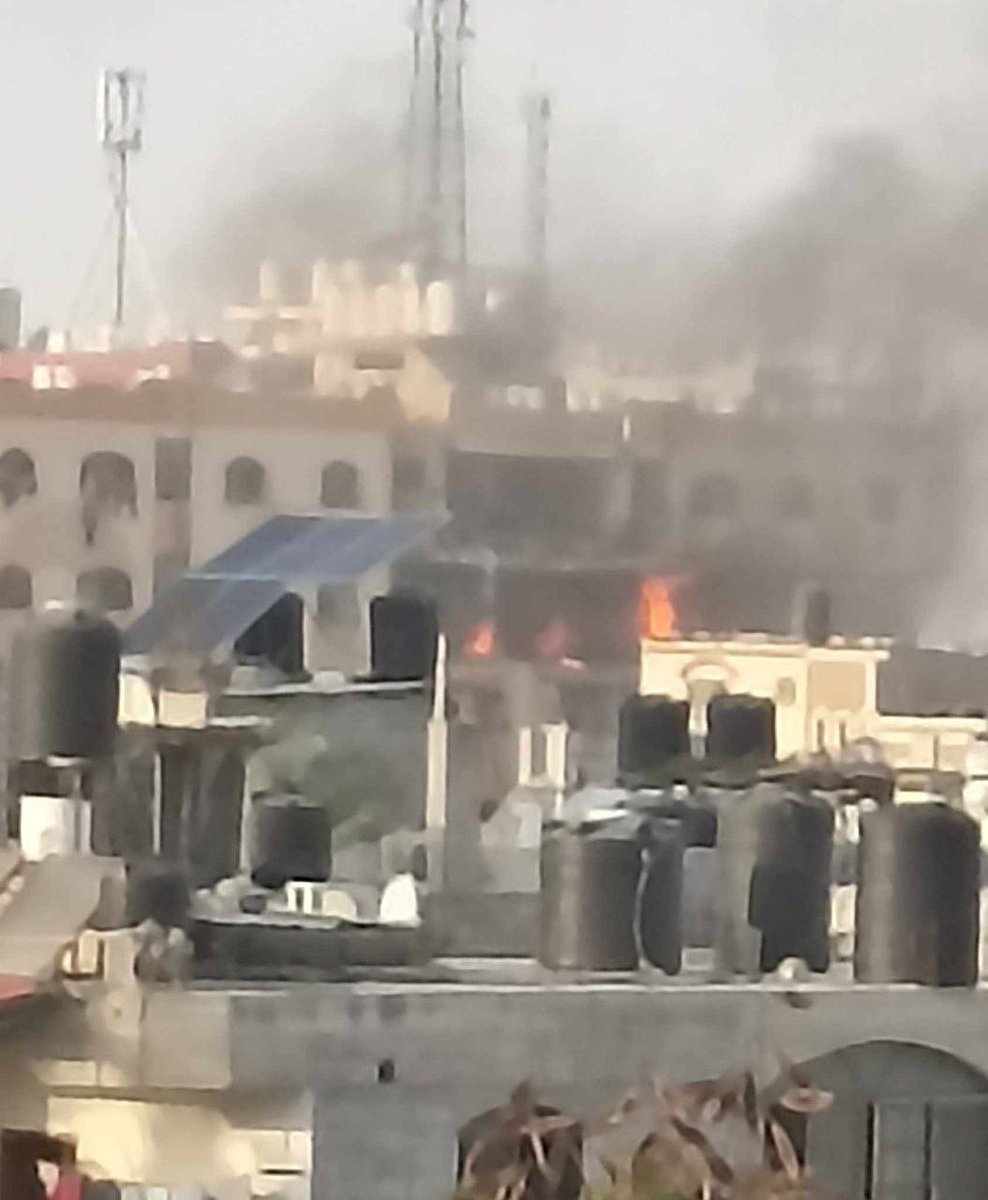 4 شهداء جراء قصف شقة في برج الصالحي في مخيم النصيرات .

صورة قاسية لطفل شهيد 🔞