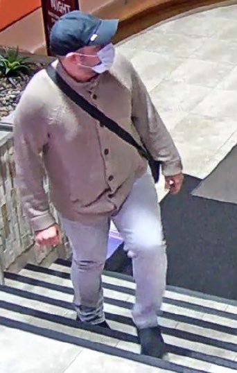 RCMPNB's tweet photo. RCMP seeking public’s help following theft of money https://t.co/AEqQQ9ngzU #Madawaska https://t.co/bqHQH6AE4s
