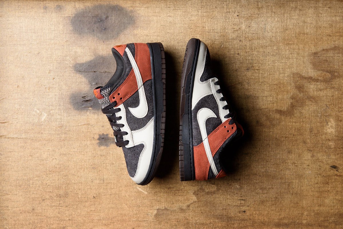 JustFreshKicks's tweet photo. The Nike Dunk Low "Red Panda" releases this Friday 🍂

Links => https://t.co/SpBCYaT1WJ https://t.co/Vov3gLEeVq
