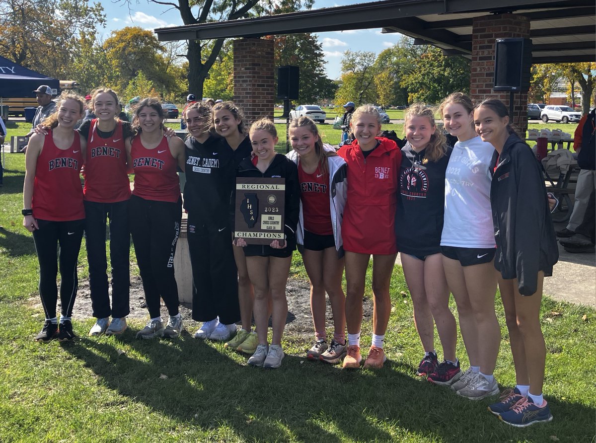 Congrats to the Girls Cross Country Team on their Regional Title!
The team was led by the All-Regional finishes of Delilah Helenhouse (2nd), Payton Mathelier (3rd), and Faye Ferrell (5th)!