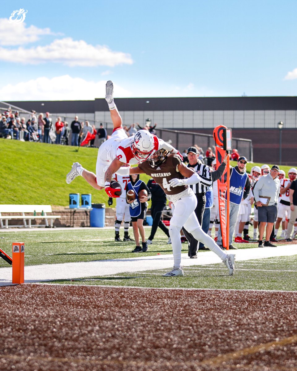 MSUM_GOTEAM's tweet photo. State Farm Photos of the Week 
1-@theaverynelson 
2-@DustinEVisuals 
3-@CharmaineHaas9 
4-Becca Hanson https://t.co/GmOHj350Fn