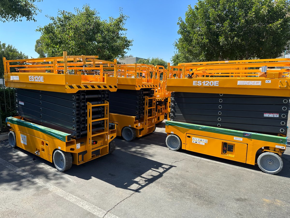 EKKOlifts's tweet photo. EKKO has #ScissorLifts in stock, in several sizes. Ranging from 13ft - 39ft of lift height!!!
#orderyourstoday
https://t.co/WHEJyJAut1
Info@ekkolifts.com
(877)232-6517
#ekko #ekkolifts #liftequipment #scissorlifts #aerialworkplatform #materialhandlingequipment #warehousesolution https://t.co/UiWCMNJWEc