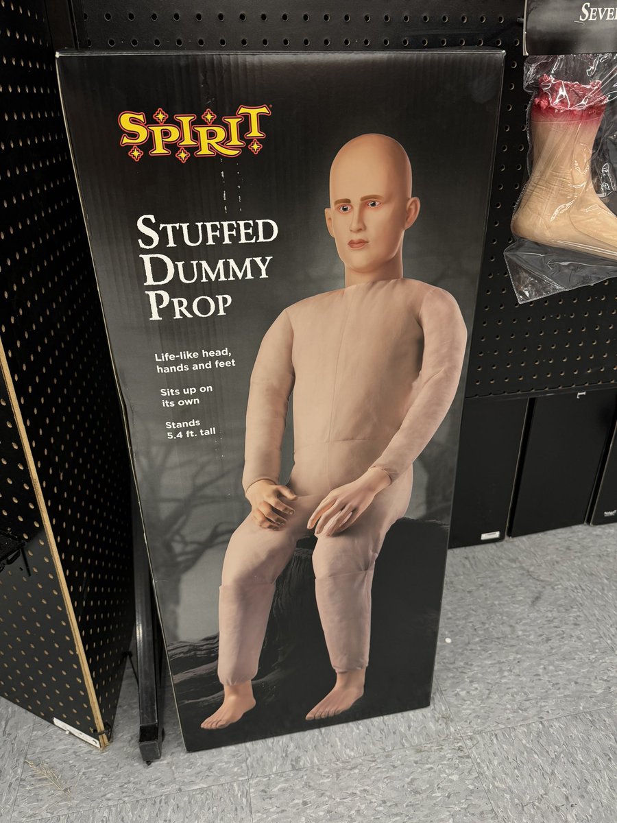 trixiemattel's tweet photo. you really learn how people see you around Halloween. https://t.co/MeTc7QxQ1v