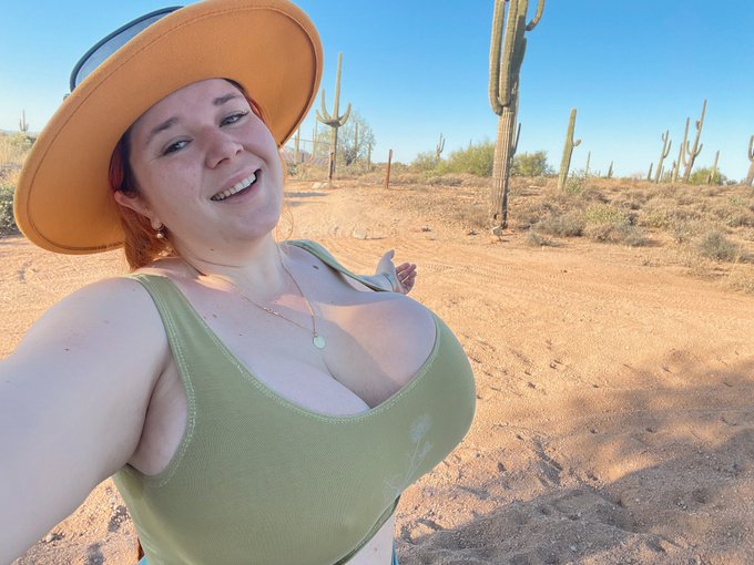 She loves her home 🌵🥰 https://t.co/dDmaBJmEKO