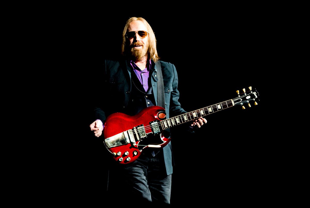 jeffslate's tweet photo. THIS FRIDAY 10/27! Tickets for our 9th annual Tom Petty Birthday Bash at Hill Country @HillCountryBBQ, an evening of music with Jeff Slate & Friends and some very special guests. #pettyforever #pettyparty #tompettynation Photo by @rachelxnaomi
https://t.co/n54uHWPcMa https://t.co/nsNczZhbca