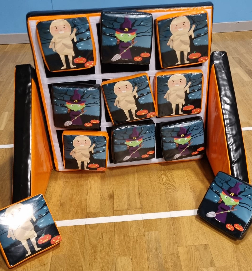 infoevo's tweet photo. Your kids will love EVO’s spooktacular corner! 

Cackle on the witch’s castle, say boo in the photo stand in, and play spooky noughts and crosses. 

#MondayMotivation #Essex #Thingstodo #Kidsdaysout #HalloweenFun #HalftermFun #Disco #Bounce #Inflatables 
https://t.co/skp2ve4h2P https://t.co/HzbWq6gybL