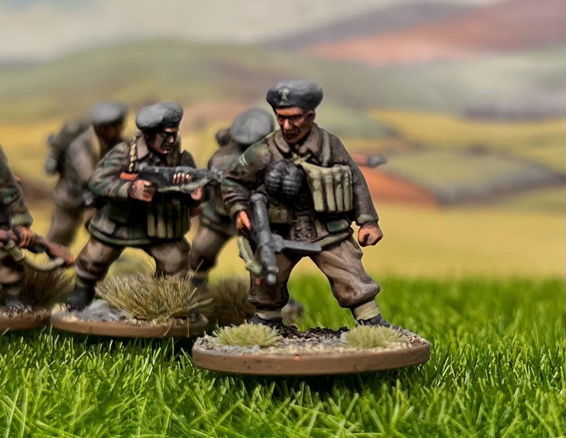 Dozibugger's tweet photo. And very pleased to say that this year we will be also be proving whose side we are one by reinforcing our games with Polish Airborne who will be involved in holding the perimeter around Stationsweg #Arnhem #wargaming #chainofcommand #notquitejimibbotson #theGurmans #repeatplease https://t.co/IxI4linzqo