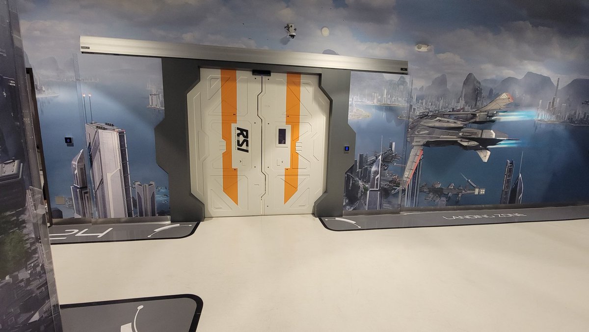 AlexKnucklesATX's tweet photo. I need these doors for my house! #CitizenCon2953 https://t.co/dFBz5hXRRp