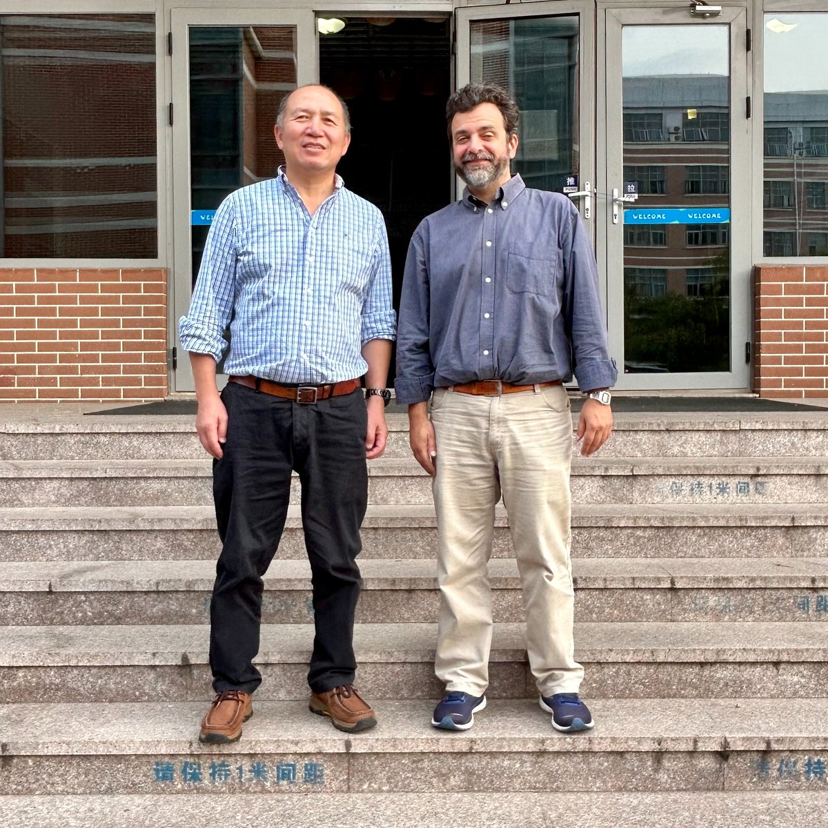 RAQjournal's tweet photo. Exciting news!
Our Editors-In-Chief (Dr. Giovanni Turchini and Dr. Nie Pin) recently had a productive meeting at the School of Marine Science and Engineering, Qingdao Agricultural University.
@gioturchini

#Aquaculture #Fish #Fisheries #RAQresearch https://t.co/fmpomEFOCJ