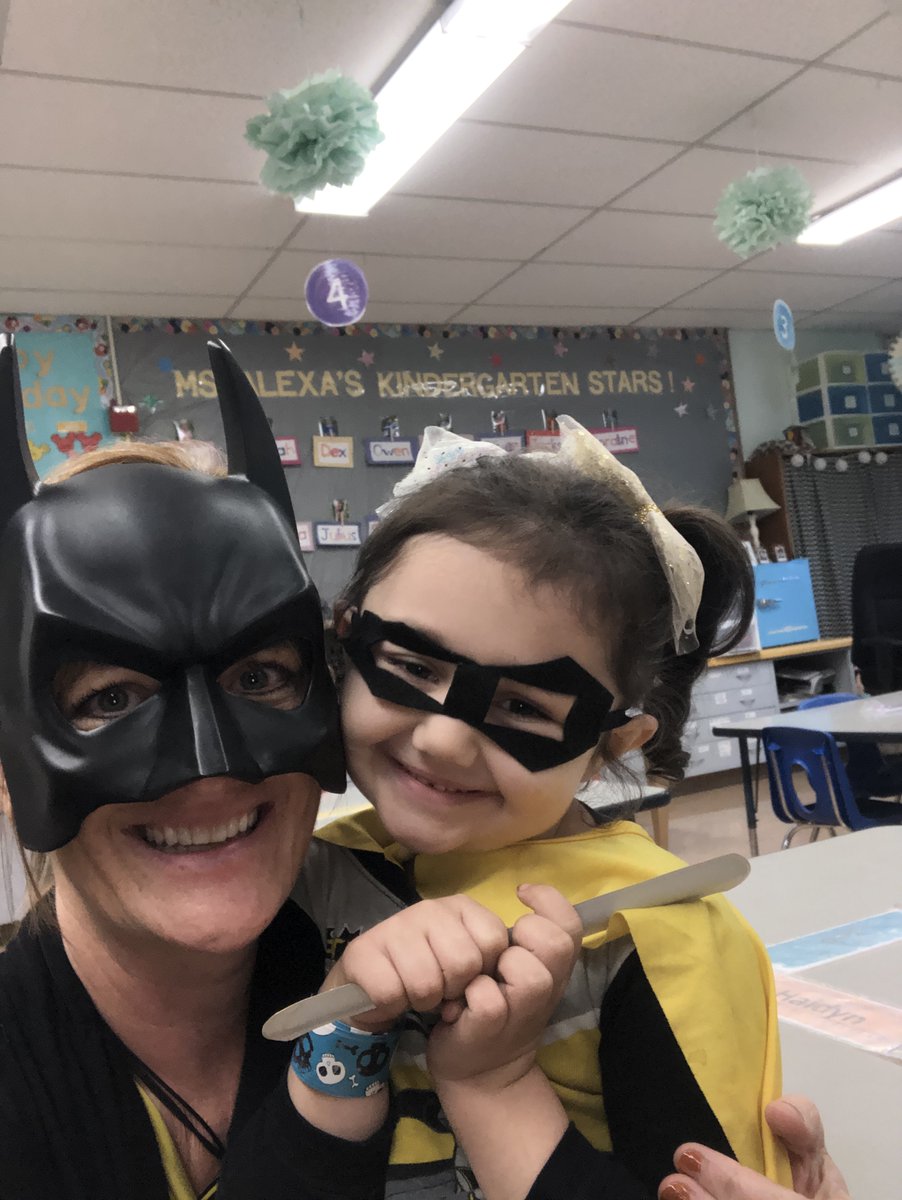 NWPPLC's tweet photo. Stand Up to Drugs~Dress like a Superhero!🦇🦸🦸♀️ #RCPSVT #Redribbonweek #Awareness @redribbonweek @RobBlissVT @RHSBillOlsen https://t.co/vjKsHq5E2D