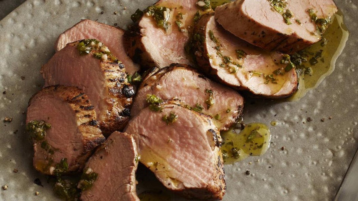 🍅I'm live and making:

Pork tenderloin with chimichurri
Roasted fingerling potatoes

There are 4 streams left before my BIG move, come reminisce and celebrate the next chapter with me!

➡️twitch.tv/arecipereborn