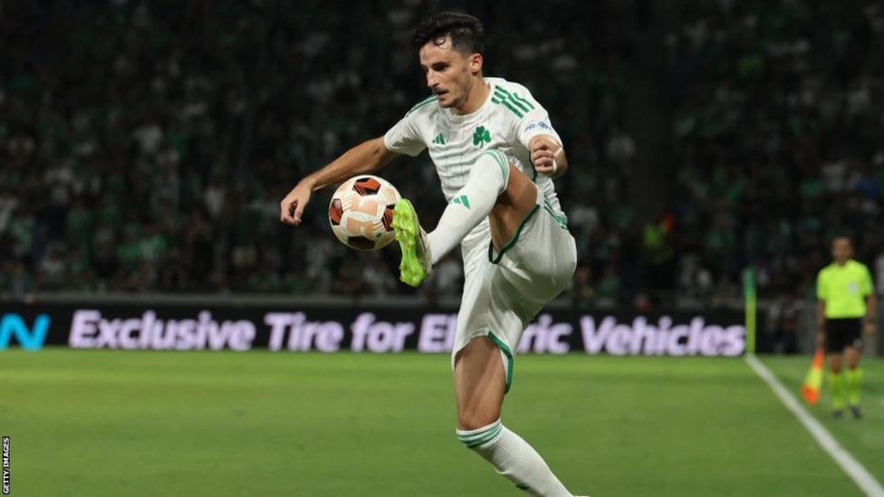 newslivegh_com's tweet image. Panathinaikos defender Juankar hospitalized after firecracker incident during Greek Superleague match. The Spanish substitute collapsed, match halted at 1-1. Result to be determined in court.

-----------------
#oraimoBurnaSpacePods #AfricanHighlife #AirBusChopChop