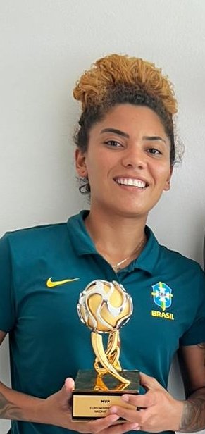 Adrielebs07's tweet photo. Já já em busca de mais uma taça, agora pela seleção brasileira feminina. #beachsoccer #adrielerocha
#melhordomundo
#neombeachgames
@Nike https://t.co/2UoMAAVRXP