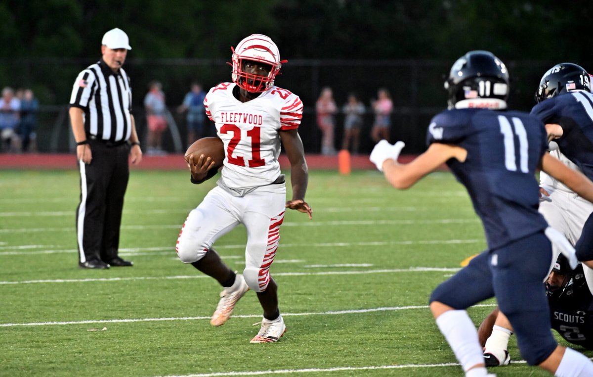 MDrago59's tweet photo. Record-setting Czion Brickle is Wyomissing Physical Therapy Offensive Player of the Week https://t.co/1pHnEvKvxh @imyour_PT @CzionBrickle21 @fleetwood_hs @FWTigers @TigerAthleticA @RiffleJack @masonmusitano @HunterSvoboda55 @BrateMaddocks5 #mikedragosports https://t.co/QXddLF0s8U