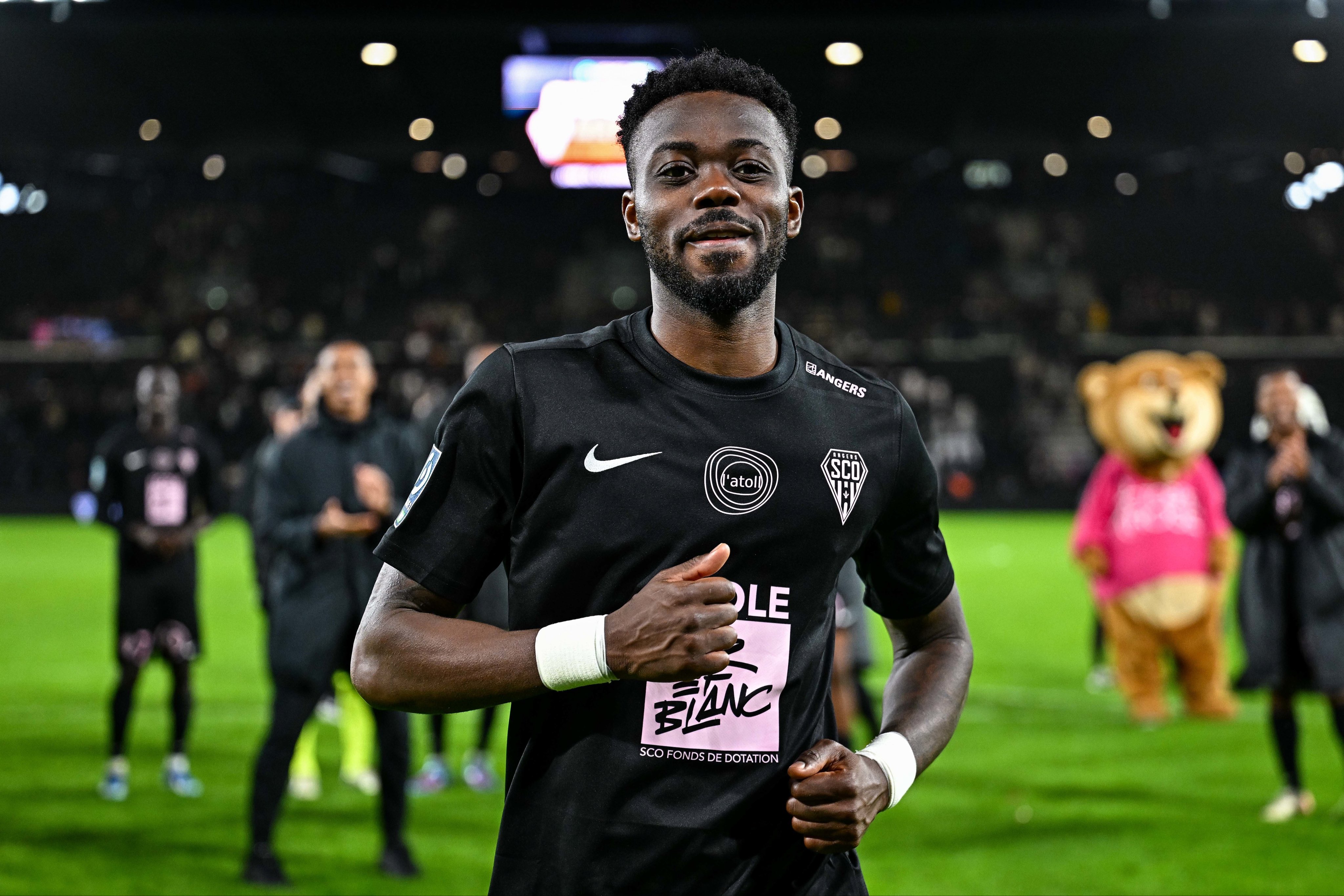 Angers SCO on X est disponible en pre commande Les flocages officiels ainsi que le nom et numero de votre sont Reservez ici