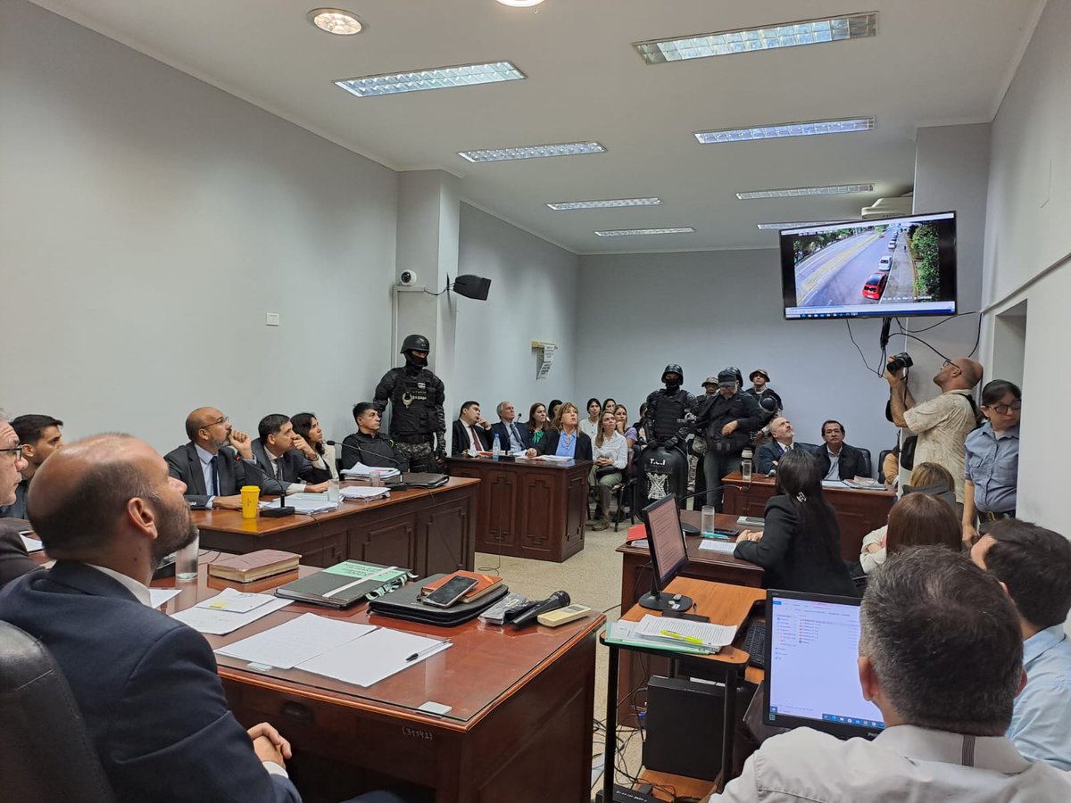 juscorrientes's tweet photo. ⚖️ #JusCorrientes: #TOPN°2 • Condenaron a Cesar Acevedo a prisión perpetua por el Femicidio de Ricotti
• Fue condenado por; “Homicidio calificado por la relación de pareja y por haber sido cometido en contexto de violencia de género”.
.
🌐Leer más: https://t.co/1px2e8MWJ6 https://t.co/lrnpAA1O6U