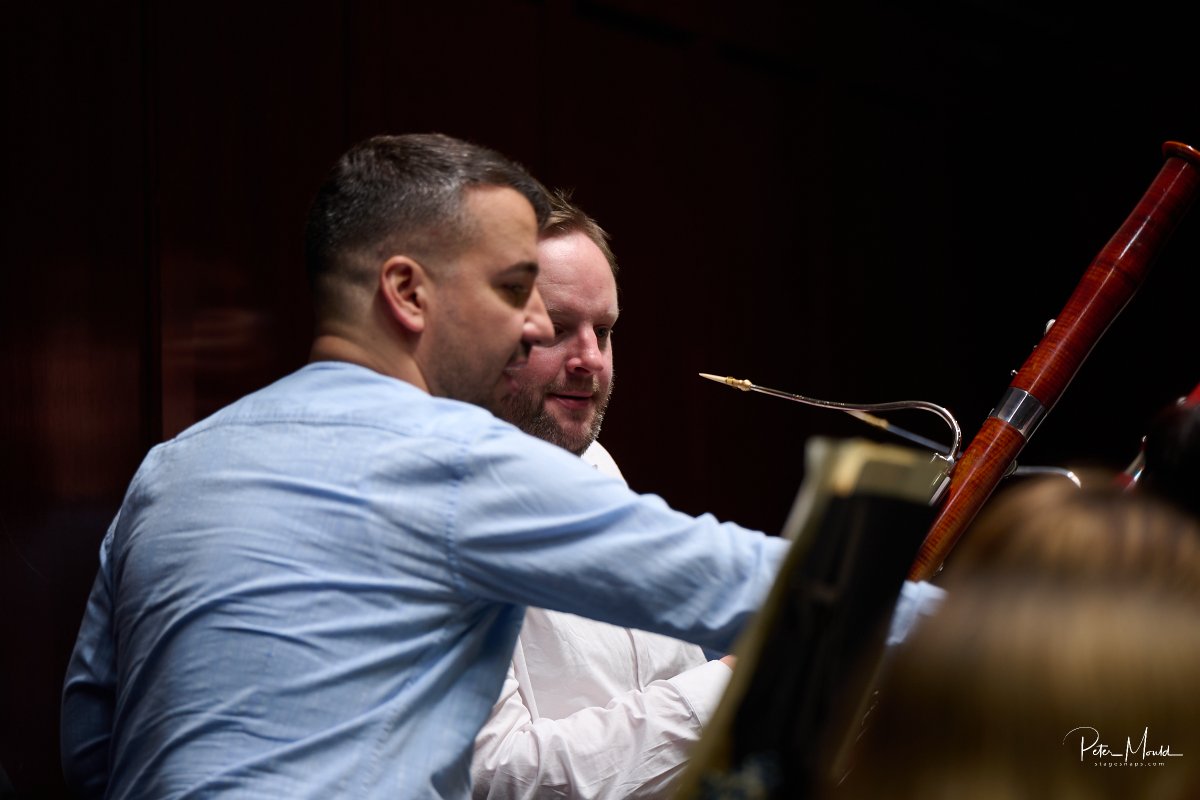 HastingsPhil's tweet image. A behind-the-scenes look at our #Hastings Philharmonic Orchestra dress-rehearsal last week on Wednesday 18th October 2023 @The_White_Rock. 

HPO with Natalia Lomeiko &amp;amp; Yuri Zhislin
➡️ hastingsphilorchestra.co.uk/18th-october-23
📷 Peter Mould 

@Visit1066 | @1066Hour