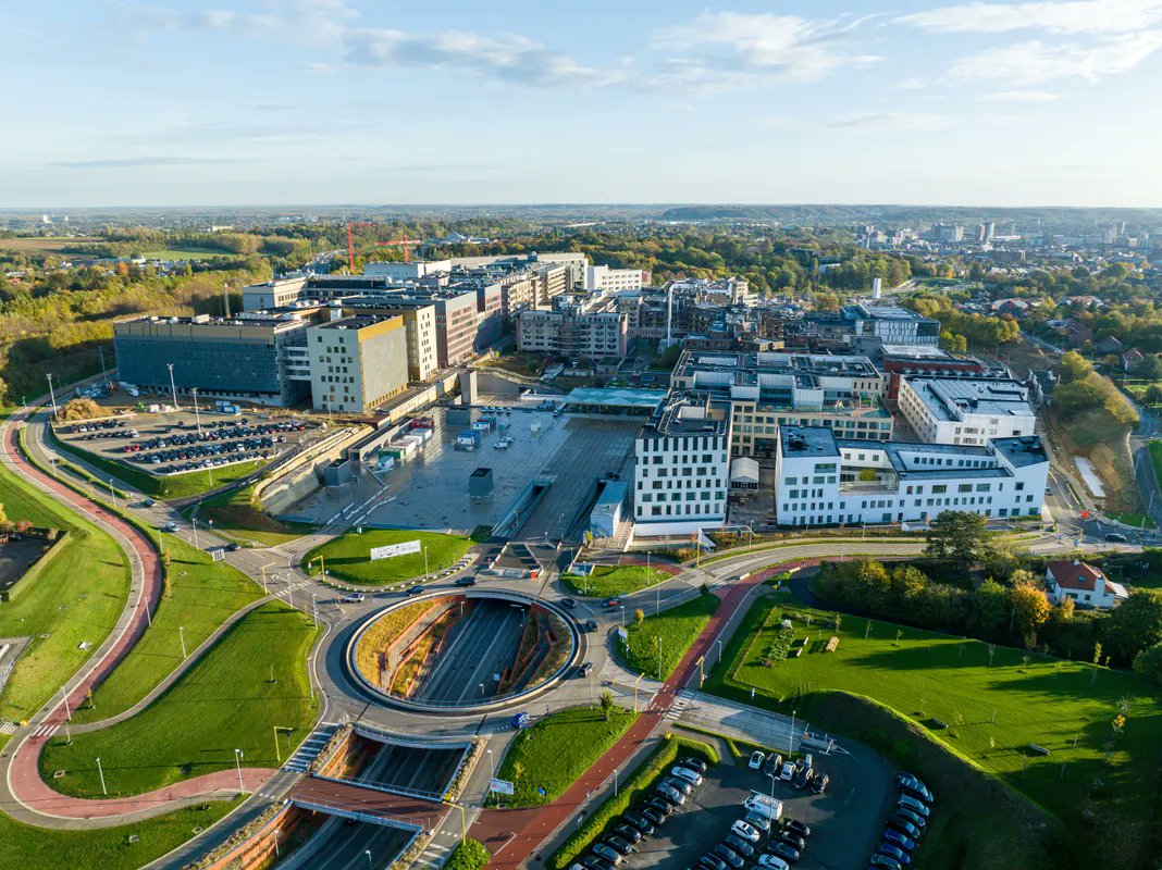 After an amazing year at the @SchillerLab as a @MSCActions postdoctoral fellow, I am very happy to announce that I joined @UZLeuven as Pulmonologist! I will work in the #PulmonaryFibrosis (PF) and #LungTransplantation programs and continue my research in PF. Looking forward!