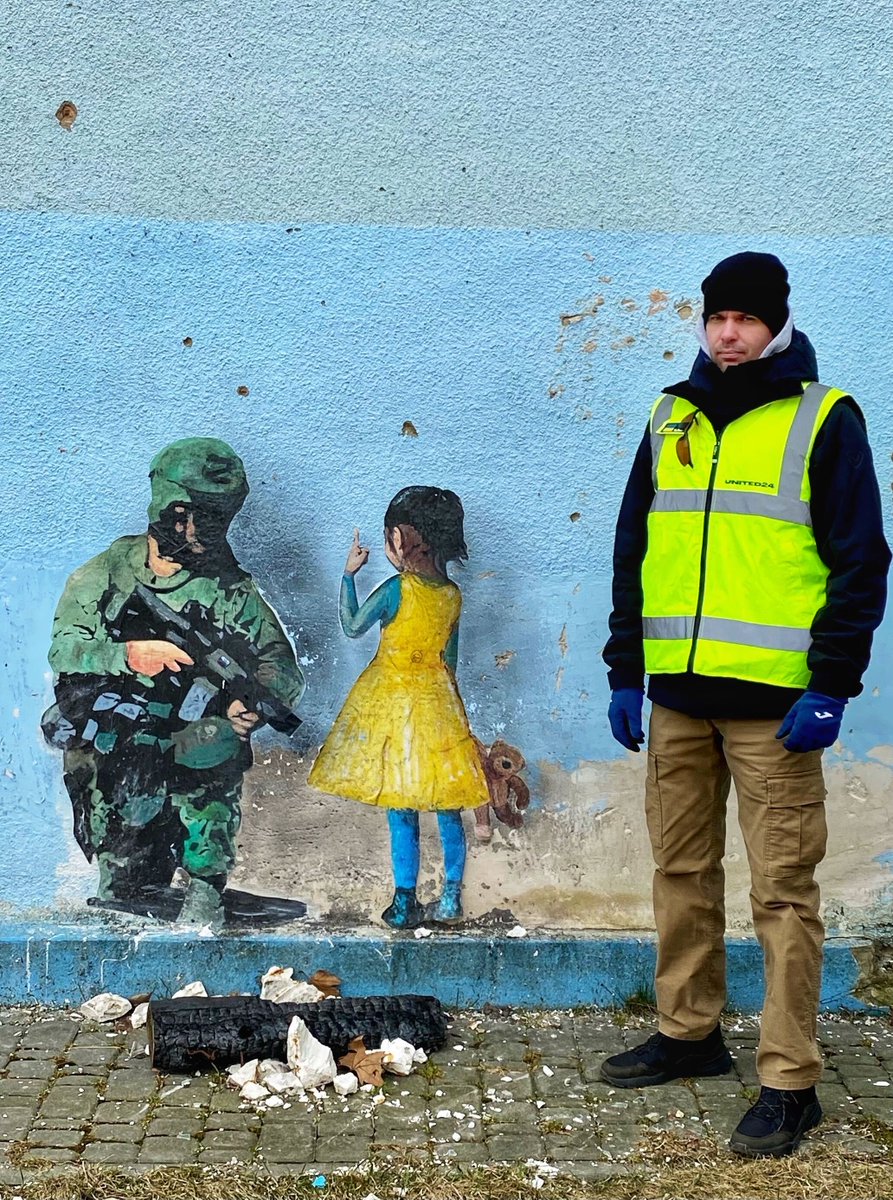 U24_gov_ua's tweet photo. "When you see ruined playgrounds, buildings that were commissioned before the war and are now being demolished, you just freeze. But then you pick yourself up and continue to work"
Anatoly, Head of @lun_ua's shooting team that documents the rebuilding progress in Kyiv Oblast.
🧵 https://t.co/pbzPlm1I4w