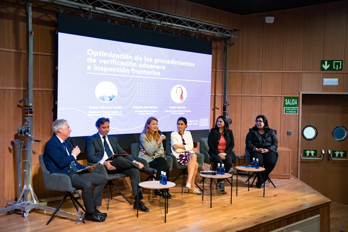 EUCA_Trade's tweet photo. 👀 Los miembros del panel sobre ‘Optimización de los procedimientos de verificación aduanera e inspección fronteriza’ resaltan los beneficios del Acuerdo de Asociación entre la Unión Europea y Centroamérica. 📺 Síganos a través del Canal YouTube: https://t.co/P0jsaQuiqz https://t.co/tqjpytkgtK