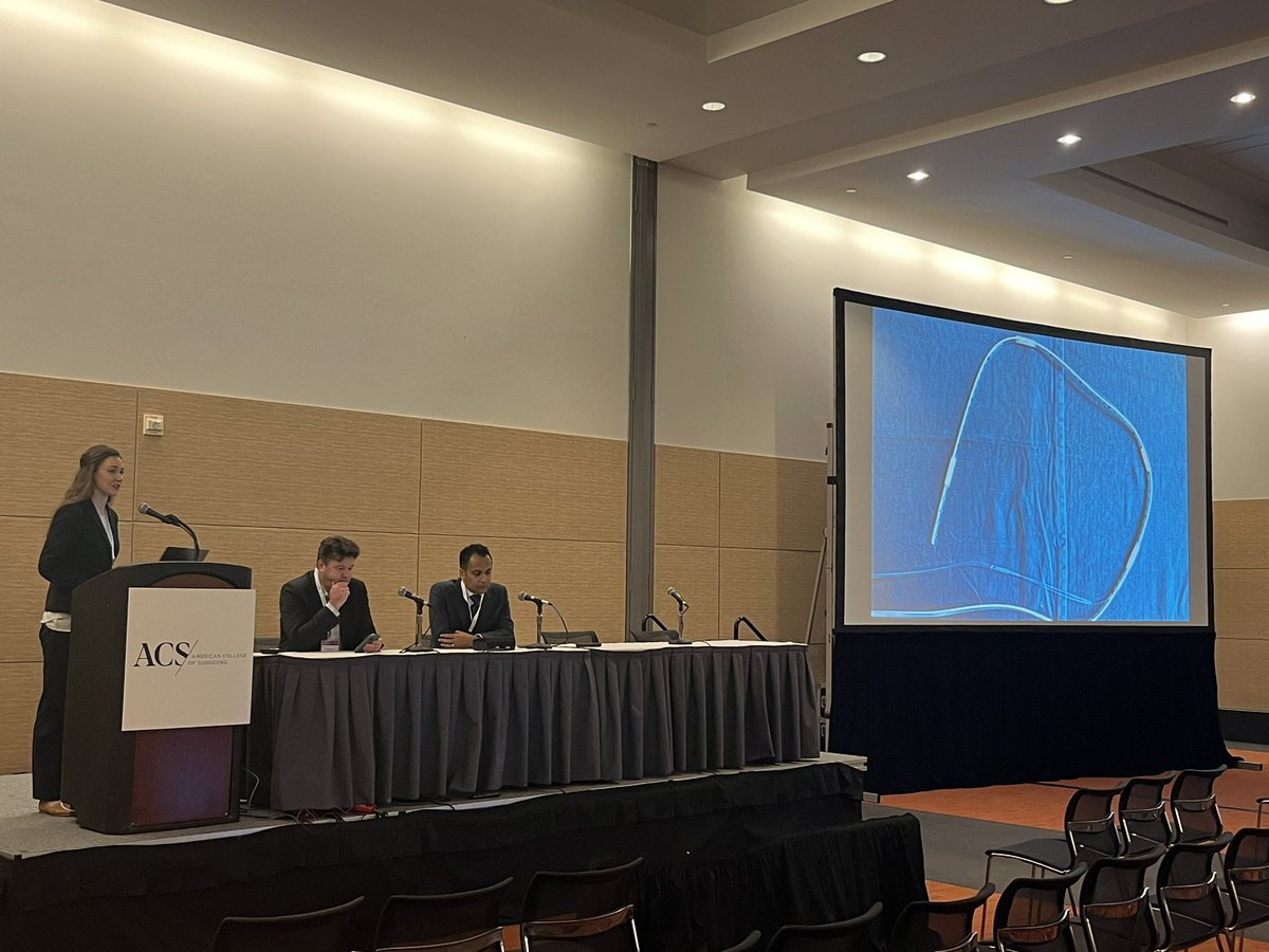 Excellent video presentation by @LuriePedSurg research fellow Dr. Michela Carter on “Modified Use Of Near-infrared Fluorescent Fibers For Esophageal Localization During Thoracoscopy In Pediatric Patients” @sethgoldsteinmd #ACSCC2023