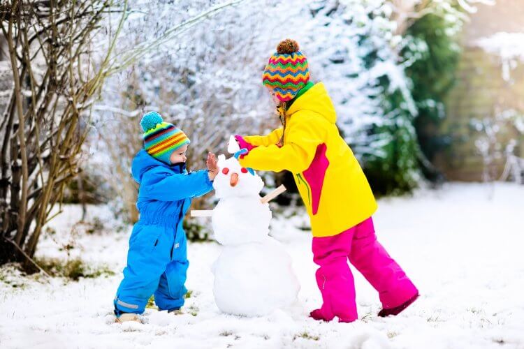 With winter weather upon us, here are some safety tips for kids participating in winter sports: bit.ly/28JhEUD
