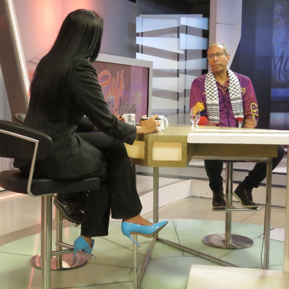 VTVcanal8's tweet image. #EnFoto📷| Diputado de la AN @GilbertoGimenez destacó que a través del Plan Vuelta a la Patria retornaron de los EEUU personas que han sido expulsadas de ese país. "Esto dice mucho de la voluntad del Gobierno Revolucionario en atender a los venezolanos".

#ElEsequiboEsVenezolano