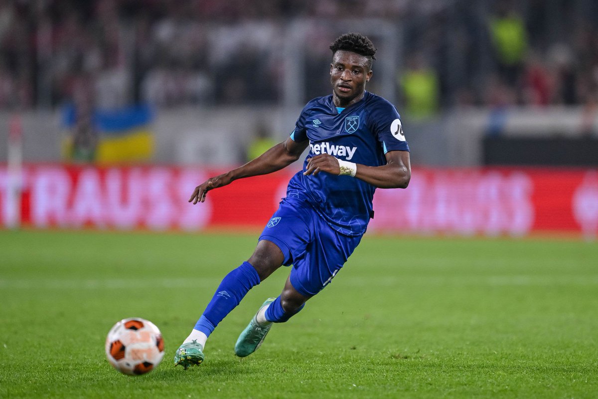 newslivegh_com's tweet image. After a disappointing 4-1 defeat in the Premier League, West Ham manager David Moyes has shown interest in starting Ghana midfielder Mohammed Kudus in the team's upcoming matches.

------------------------
#oraimoBurnaSpacePods #AfricanHighlife #AirBusChopChop #MondayMotivation