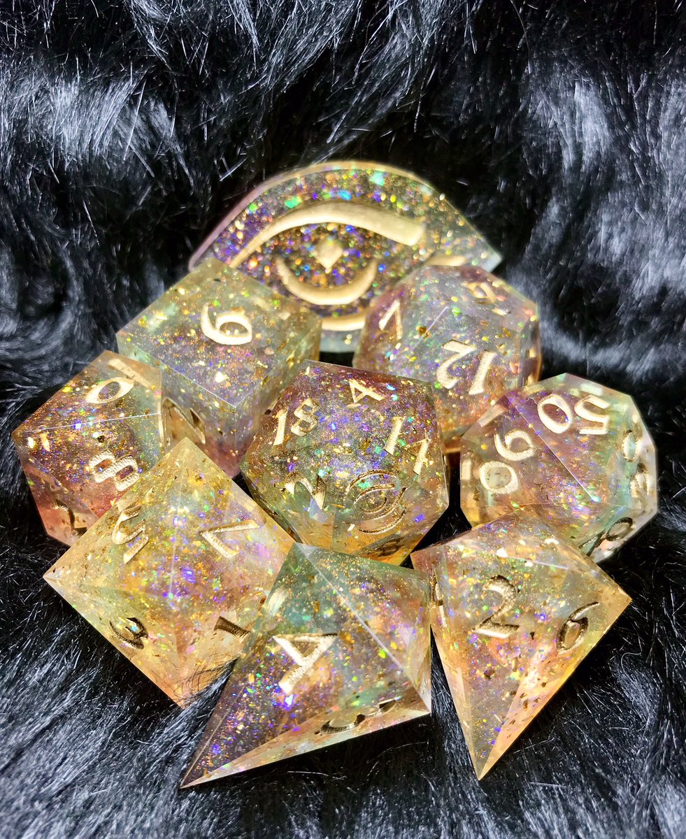 Want this 9-piece set of handmade dice? 👀

Here’s a #GIVEAWAY to help promote Sword of Souls!

Enter to win this dice set, “Age of Primordials”

To enter:  
- Follow this account! 💜
- Like + retweet this 
- Comment your favorite 5E weapon or spell!

Ends 10/28! 

Goodluck ⚔️