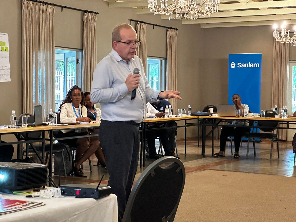 AuditorGen_SA's tweet photo. Executive in the Office of the AG Jan van Schalkwyk addressing journalists from 11 countries at the African Summer Financial Journalism School sponsored by Salam #AGEducates https://t.co/Givl2SNB4W