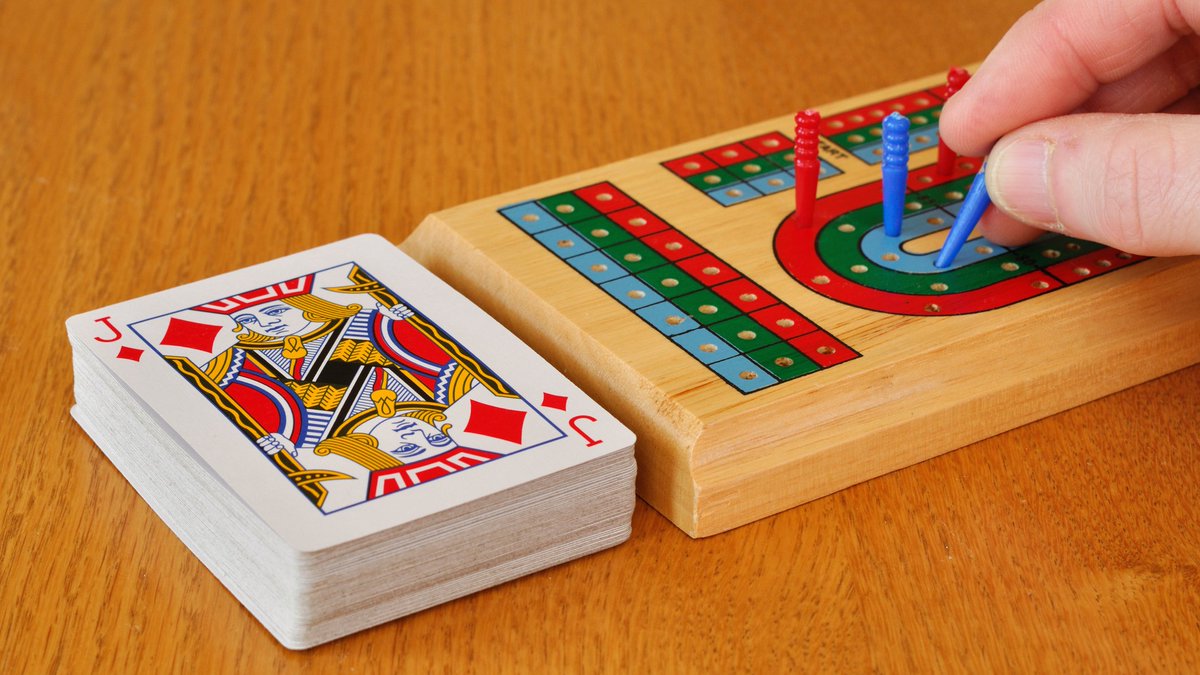 thestuffmenlike's tweet image. Bored at home? Why not explore the classic world of Cribbage? It&apos;s easy, fun and our comprehensive guide has got you covered! #CribbageFun #CardGames 
👉 drp.li/c5O9F